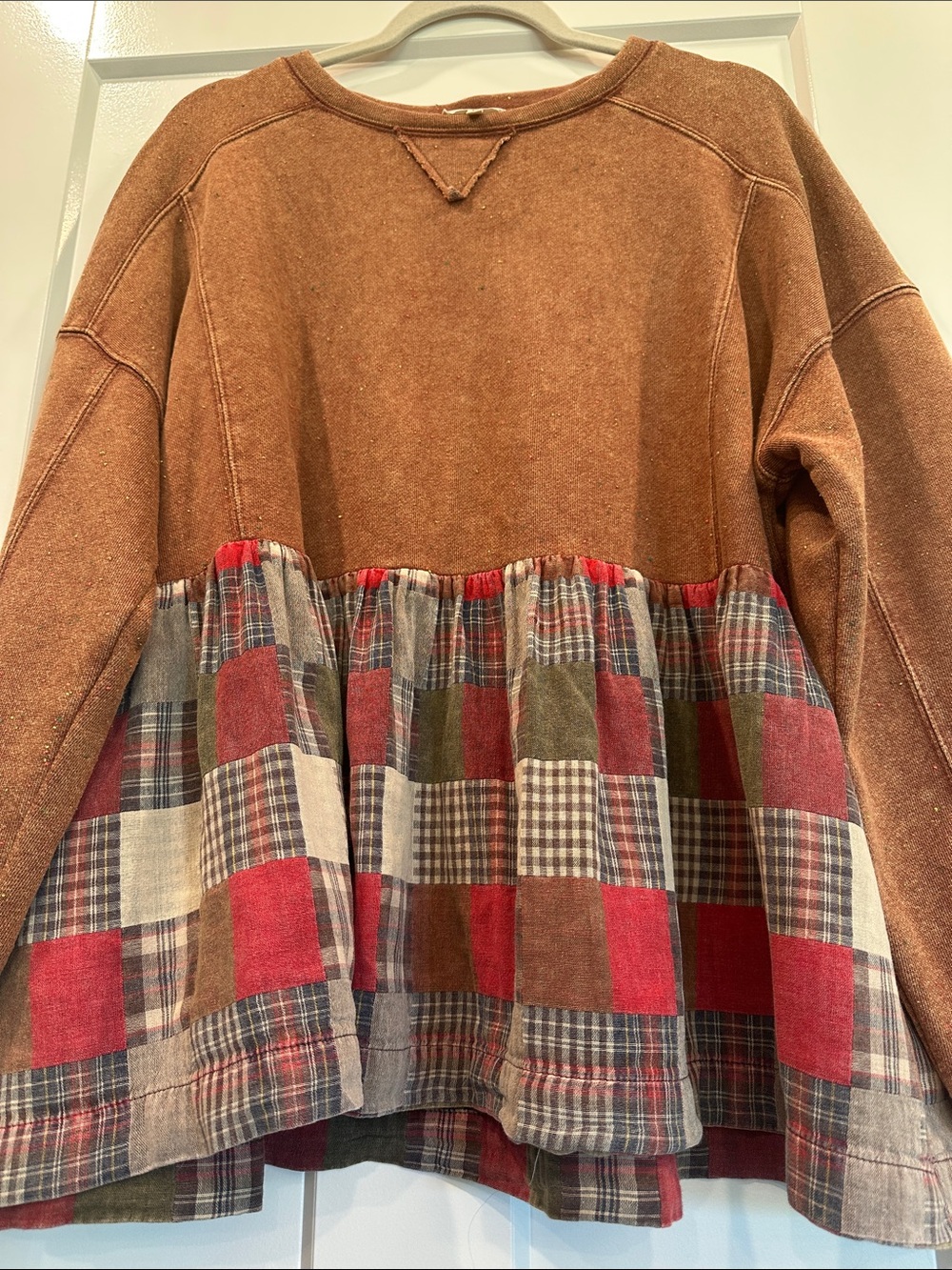 Easel Relaxed Hot Cocoa & Plaid Pullover, Size Medium - Picture 3 of 7